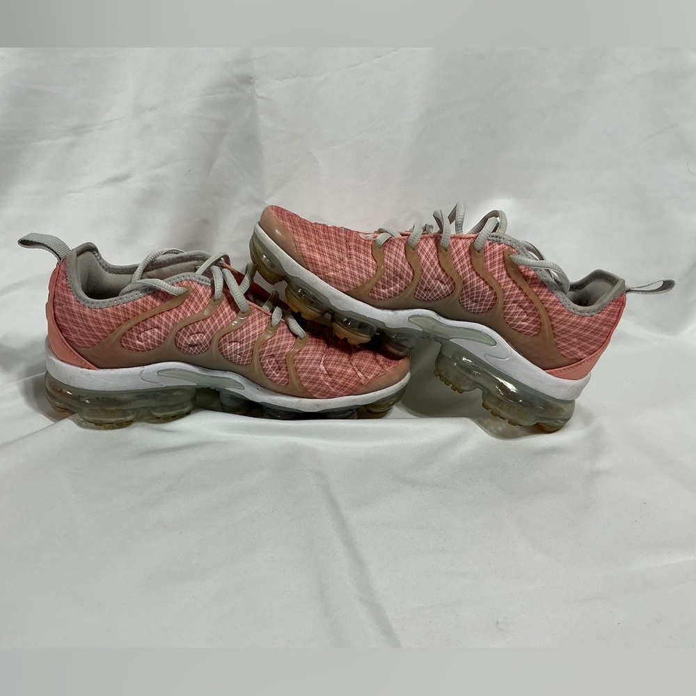 Nike Air VaporMax Plus "Bleached Coral" - Women’s Size 7 - Picture 2 of 8